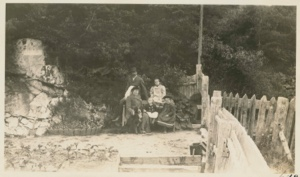 Image: Dr. Paul Hettasch and family in garden